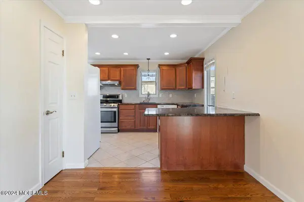 172 Liberty Avenue, Manahawkin, NJ 08050