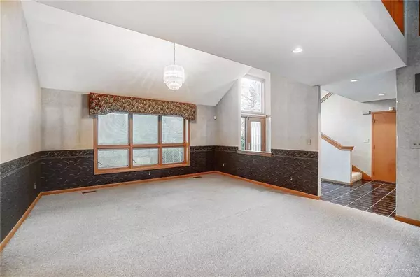 9431 Moss Bank Court, Dayton, OH 45458