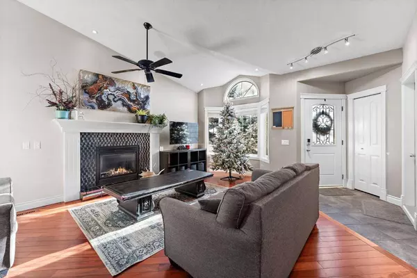 2 Edmund WAY SE, Airdrie, AB T4B 2G2