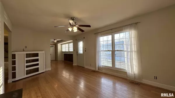 3131 E FOX RUN ST, Quincy, IL 62301