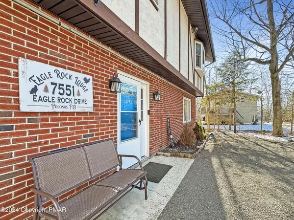 7551 Eagle Rock DR, Tobyhanna, PA 18466