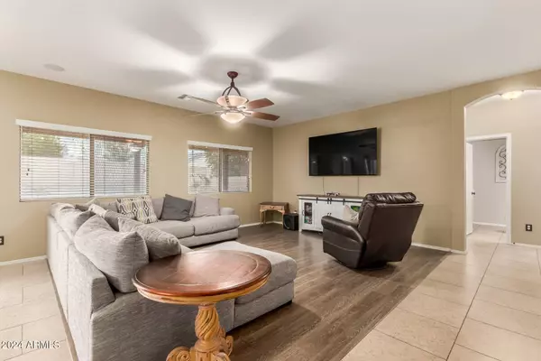 1270 W BEACON Court, Casa Grande, AZ 85122