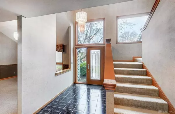 9431 Moss Bank Court, Dayton, OH 45458