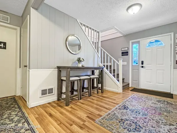 7551 Eagle Rock DR, Tobyhanna, PA 18466