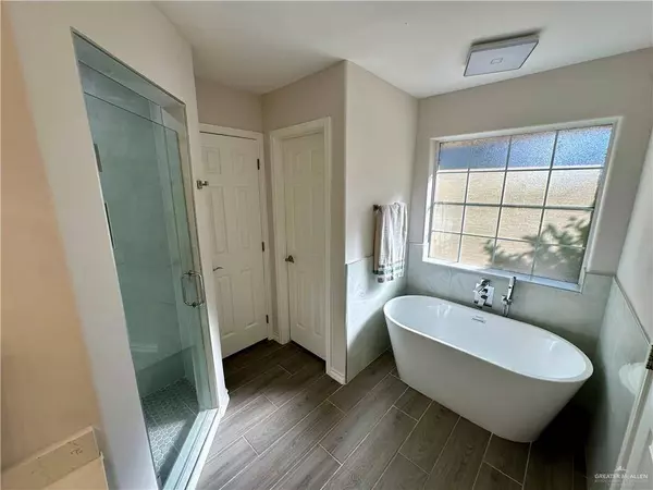 2802 Driftwood DR, Mission, TX 78574