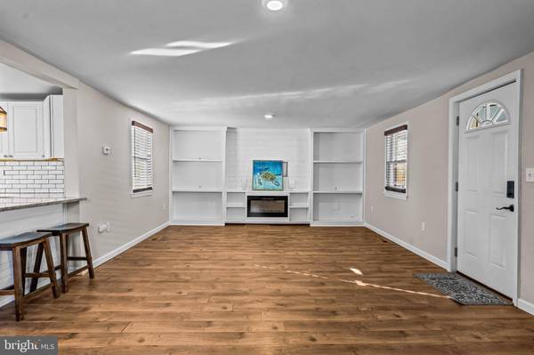 12 TRIMBLE ST, Medford, NJ 08055