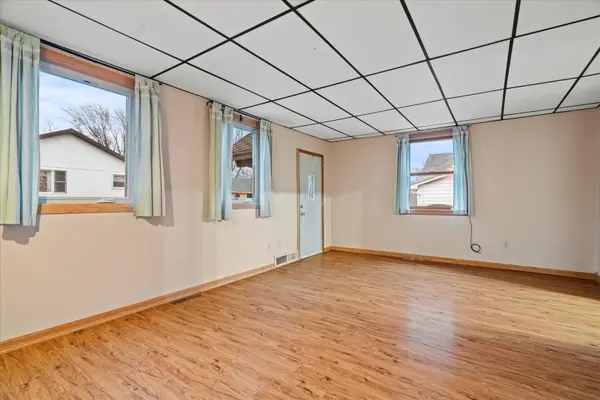 704 Ledochowski ST, Lemont, IL 60439