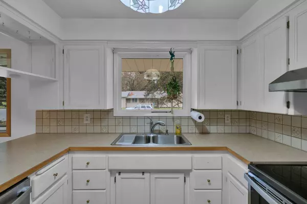 210 W St Thomas More WAY, Spokane, WA 99208