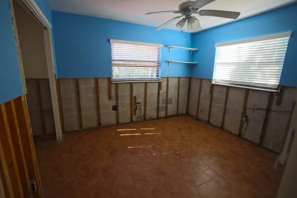 Siesta Bay Side Dr, Sarasota, FL 34242