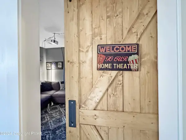 7551 Eagle Rock DR, Tobyhanna, PA 18466