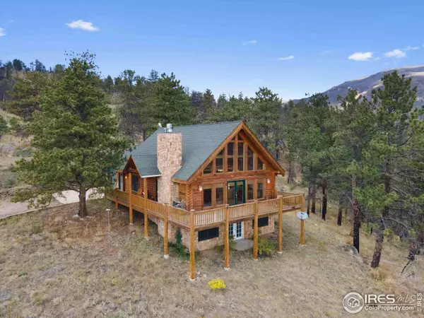905 Bulwark Ridge Dr, Glen Haven, CO 80532
