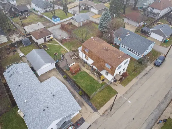 704 Ledochowski Street, Lemont, IL 60439