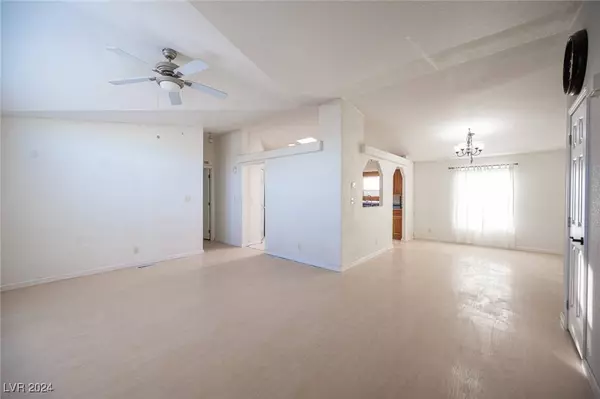 3270 S Blagg Road, Pahrump, NV 89048