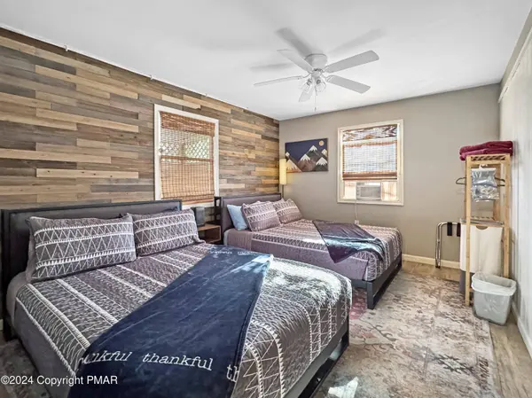 7551 Eagle Rock DR, Tobyhanna, PA 18466