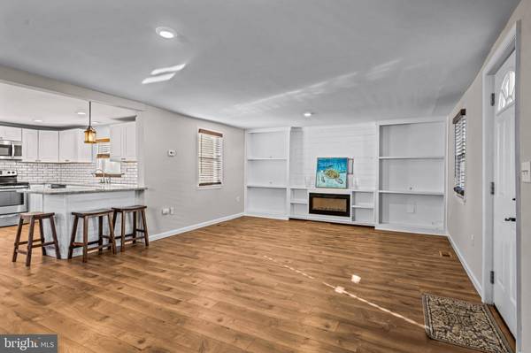 12 TRIMBLE ST, Medford, NJ 08055