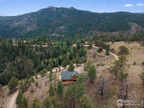 905 Bulwark Ridge Dr, Glen Haven, CO 80532