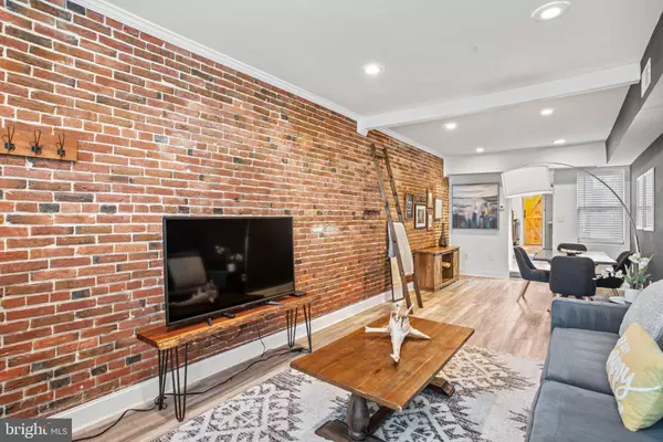 242 S WOLFE ST, Baltimore, MD 21231