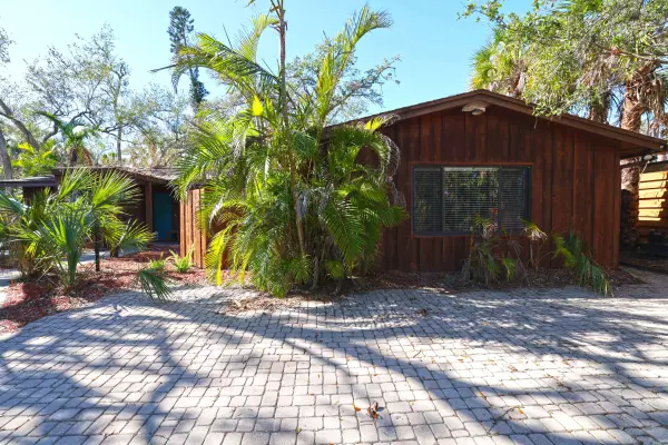 Siesta Bay Side Dr, Sarasota, FL 34242