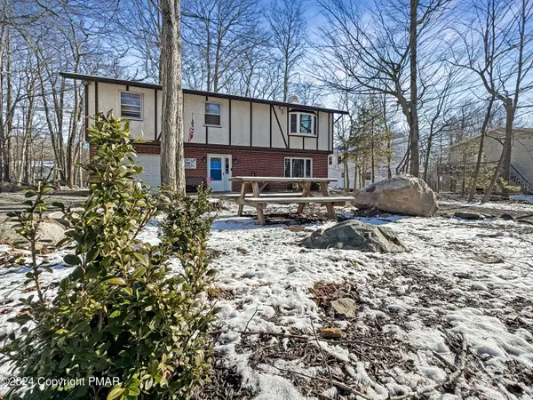 7551 Eagle Rock DR, Tobyhanna, PA 18466