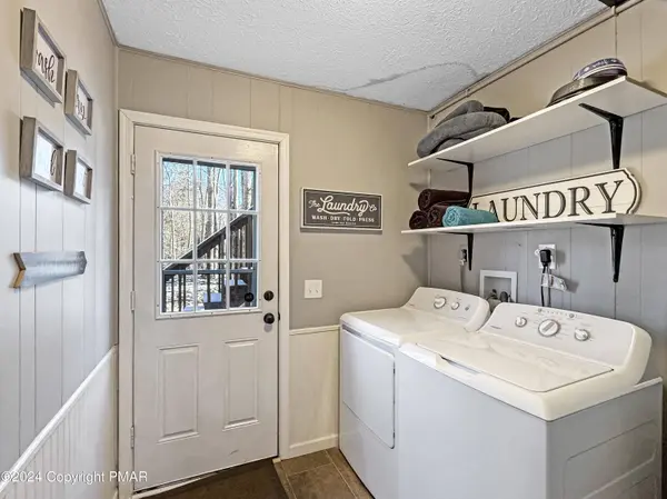 7551 Eagle Rock DR, Tobyhanna, PA 18466