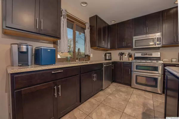 1001 S 15th St, Clear Lake, IA 50428