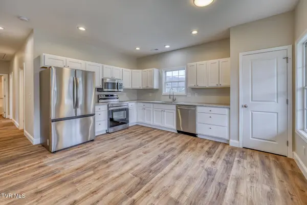 725 Maple AVE, Erwin, TN 37650