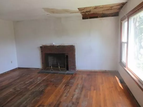 33 Ontario Dr, Hudson, MA 01749