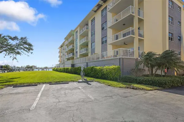 425 150TH AVE #2201, Madeira Beach, FL 33708