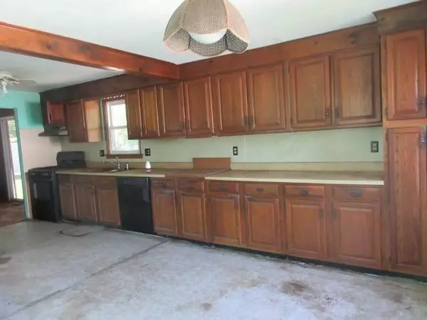 33 Ontario Dr, Hudson, MA 01749