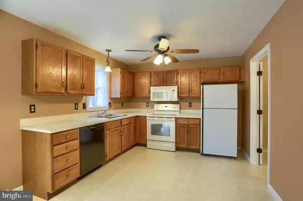 2 BRIAN DR, Lititz, PA 17543