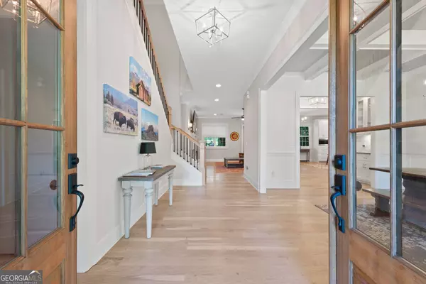 12 Sanford DR, Newnan, GA 30263