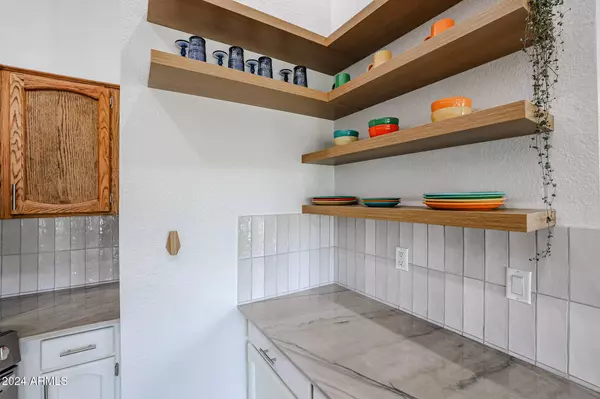 1714 E BEHREND Drive, Phoenix, AZ 85024