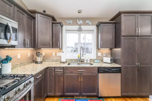 4209 32ND ST S, Grand Forks, ND 58201