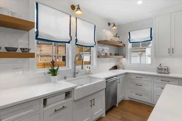 810 E Glen, Whitefish Bay, WI 53217