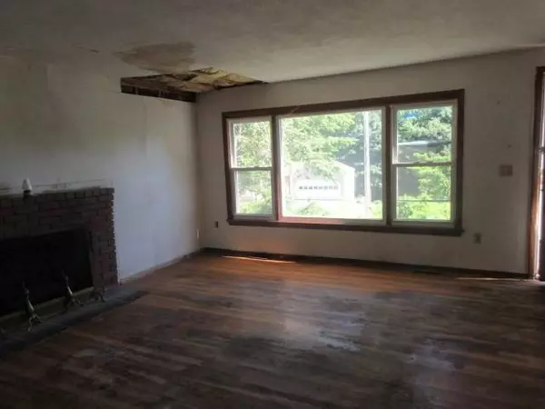 33 Ontario Dr, Hudson, MA 01749