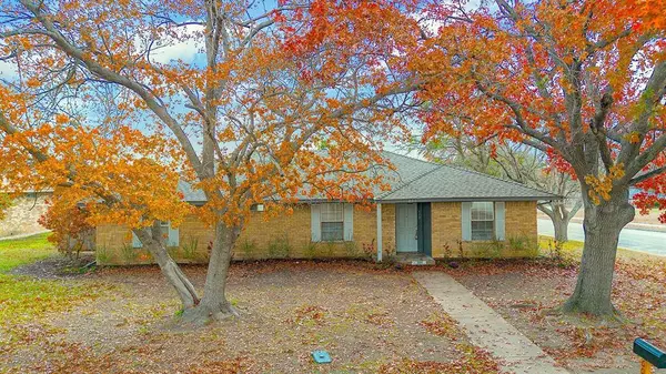 600 Nancywood Avenue, Desoto, TX 75115