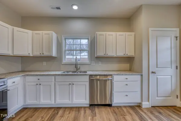 725 Maple AVE, Erwin, TN 37650