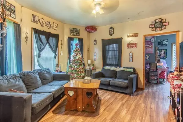 700 Lillian ST, Watertown, NY 13601