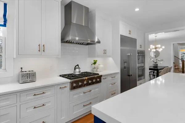 810 E Glen, Whitefish Bay, WI 53217