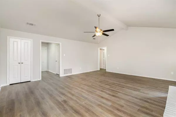 600 Nancywood Avenue, Desoto, TX 75115