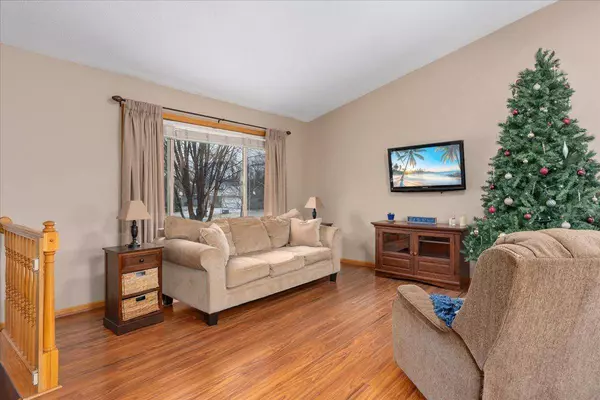 2528 Shannon CT, Hudson, WI 54016