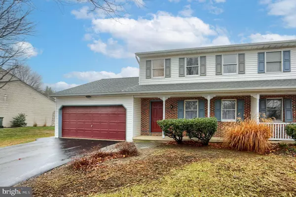 2 BRIAN DR, Lititz, PA 17543