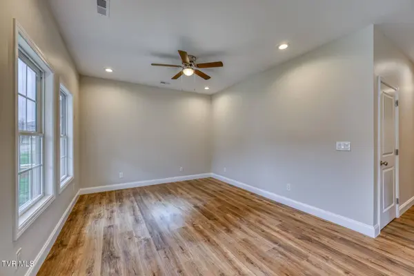 725 Maple AVE, Erwin, TN 37650