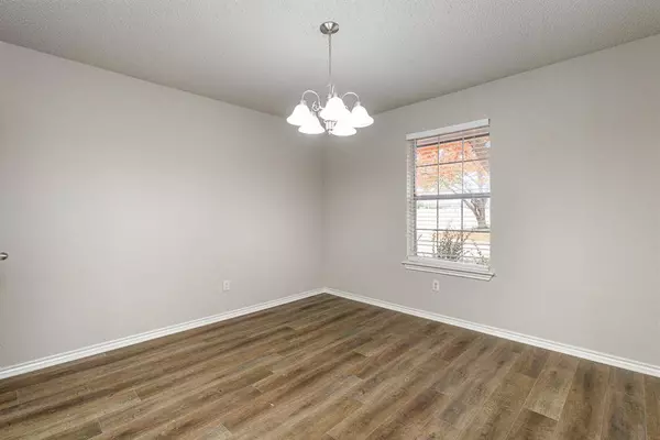 600 Nancywood Avenue, Desoto, TX 75115