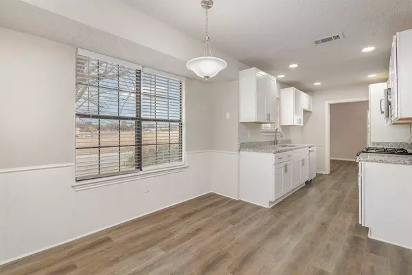 600 Nancywood Avenue, Desoto, TX 75115