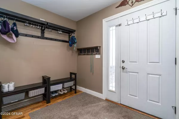 4209 32ND ST S, Grand Forks, ND 58201