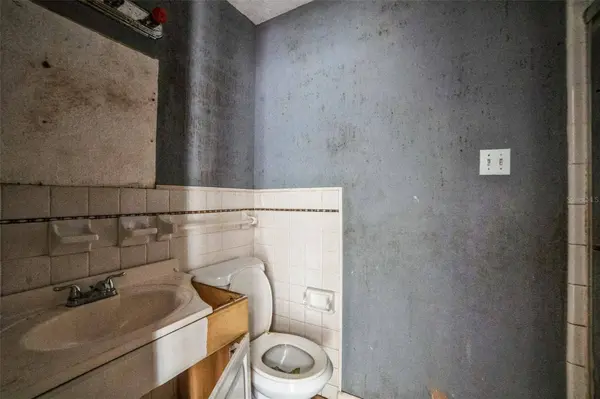 4212 HARRY DR, Fruitland Park, FL 34731