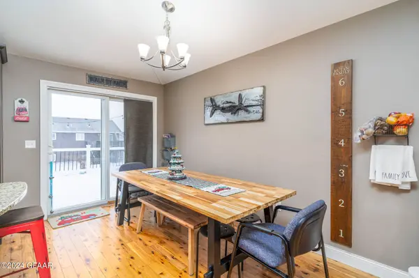 4209 32ND ST S, Grand Forks, ND 58201