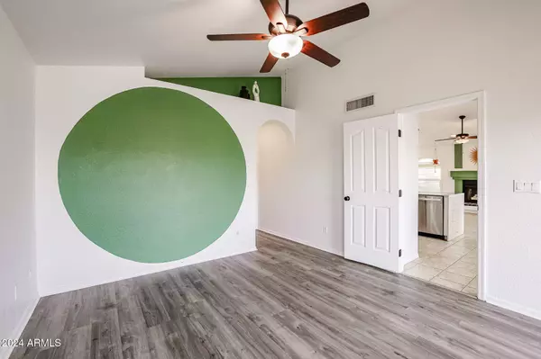 1714 E BEHREND Drive, Phoenix, AZ 85024