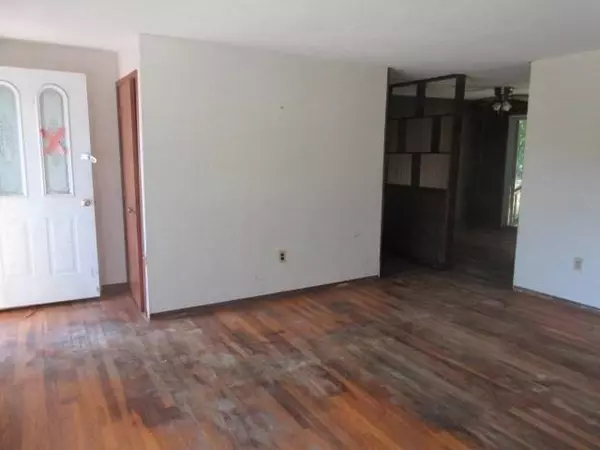 33 Ontario Dr, Hudson, MA 01749